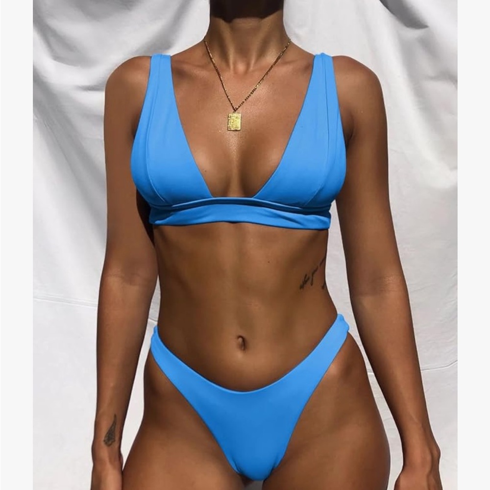 Blue Bikini - Picture 2 of 3